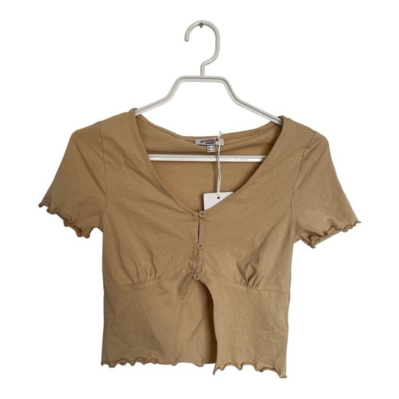 don’t call me jennyfer Tops - NWT Don’t call me Jennyfer Tan Button-Up Crop Butterfly Blouse size small